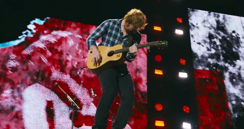 Review Film Ed Sheeran: Jumper To Goalpost (Concert) 4 4