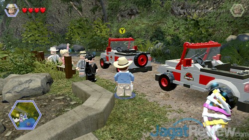 Review Mini PC Desktop: Intel NUC NUC5PPYH 13 Intel NUC NUC5PPYH LEGO Jurassic World 02