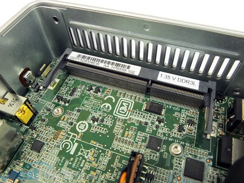 Intel NUC NUC5PPYH Memory Slot