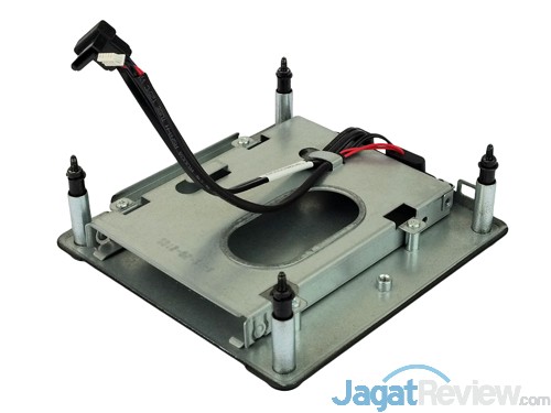 Intel NUC NUC5PPYH Storage Compartment 01