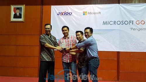 Berkat Inovasi Windroid, Microsoft Beri Penghargaan untuk Axioo 1 Microsoft-Axioo