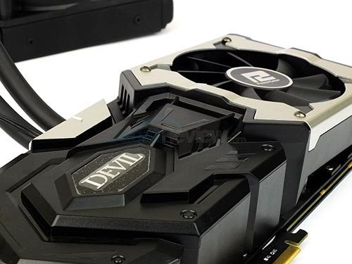 Polor_Devil_R390X_Closer