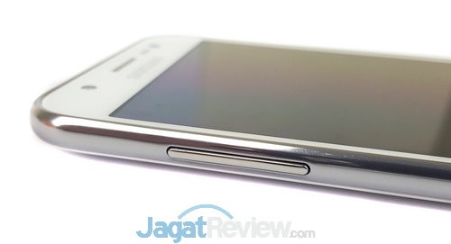Review Samsung Galaxy J5 Bundling Bolt Super 4G LTE 13 Sisi kiri diisi tombol pengaturan volume