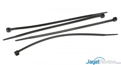 Hands-On PSU Thermaltake EVO Blue 2.0 650W 24 Cable tie