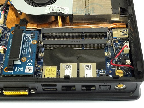 ZOTAC ZBOX EN860 Memory Slots