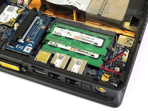 ZOTAC ZBOX EN860 Memory Slots with RAM