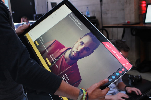 Lenovo Perkenalkan Yoga Home 900 Portable All-in-One Desktop 5 img 1665 100622644 large