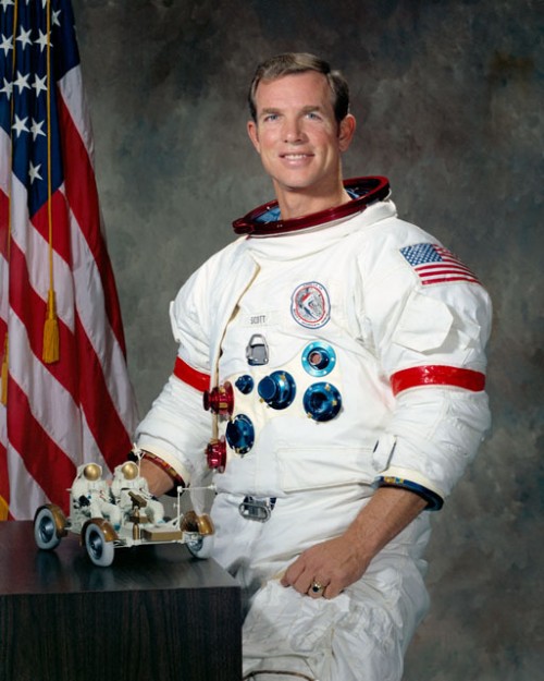 Jam Tangan Astronot Apollo 15 Terjual $1,6 Juta 2 scott