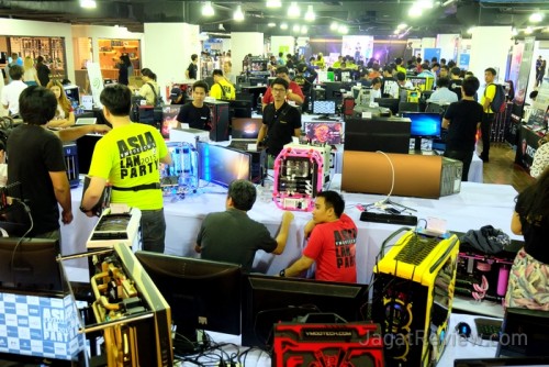 Asia LAN Party 2015: Ajang Case Modding Paling Ramai 2 ASIA-LAN-PARTY-2015 (3)