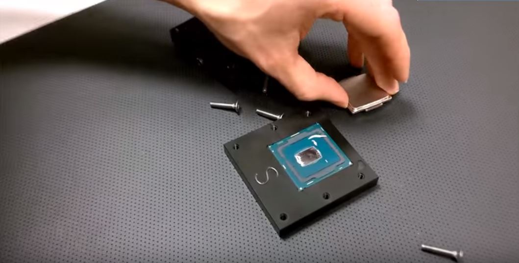 der8auer Delit Die Mate, Bikin Delidding Prosesor Makin Mudah 32 Delid 4