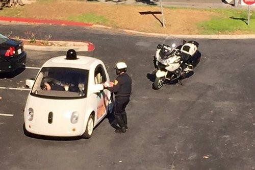 Terlalu Lambat, Polisi Stop Mobil Otomatis Google 1 Google Self-Driving Car