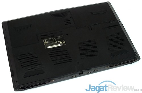 Review Notebook Gaming: Xenom Hercules HC15S 14 Xenom Hercules HC15S Bottom View