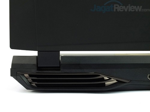 Review Notebook Gaming: Xenom Hercules HC15S 9 Xenom Hercules HC15S Rear Side Vent 02