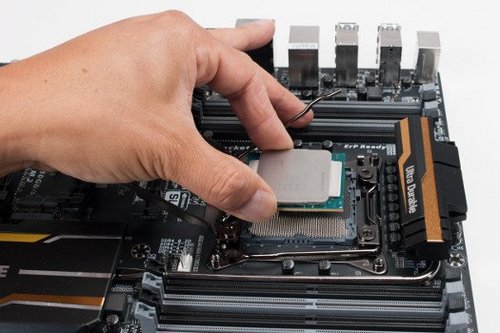 Intel Akan Hadirkan 4 Prosesor Broadwell-E? 6 LGA2011v3