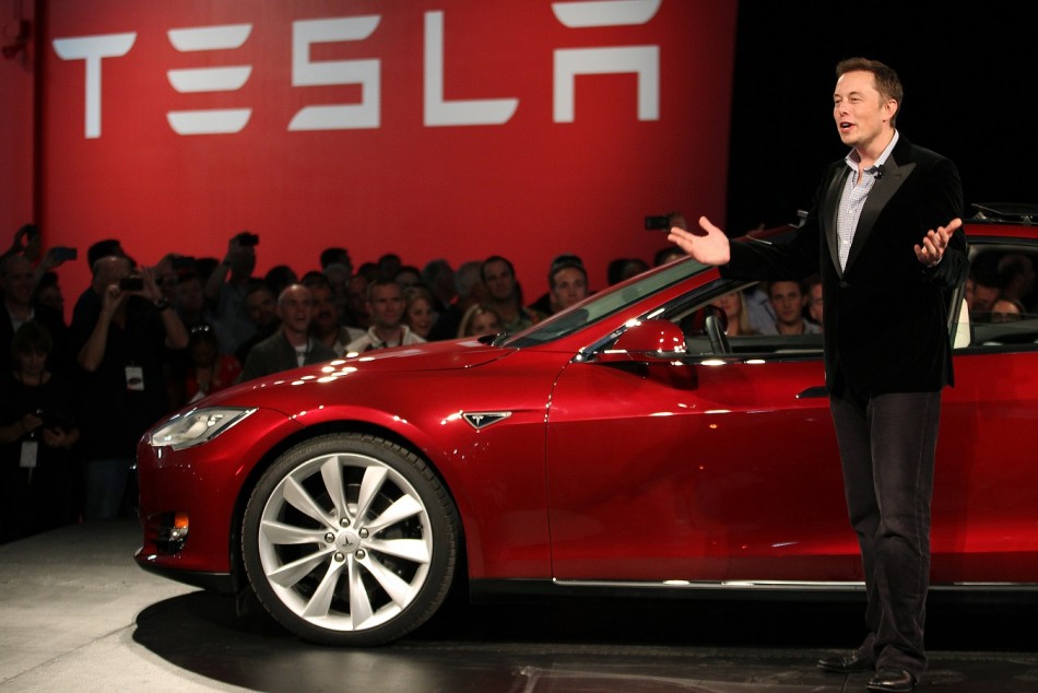 Elon Musk Janjikan Mobil Self-Driving Tesla Siap 2 Tahun Lagi 4 tesla