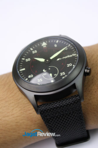 Review Wearable Devices: Runtastic Moment Elite 4 5