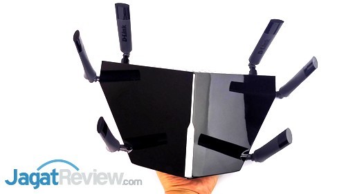 Hands-On Review Router D-Link DIR-890L 8 D-Link DIR-890L - 07