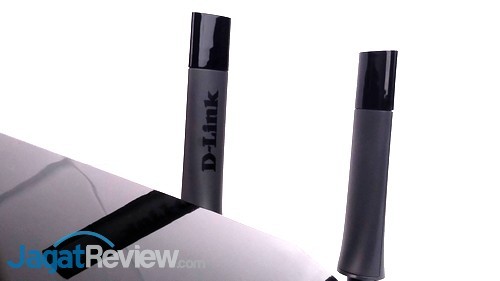 Hands-On Review Router D-Link DIR-890L 13 D-Link DIR-890L - 15