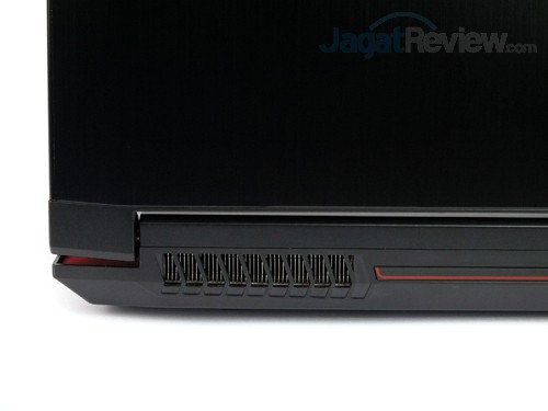 Review Notebook Gaming: MSI GE62 6QF Apache Pro 11 MSI GE62 6QF Apache Pro Exhaust Ventilation 02