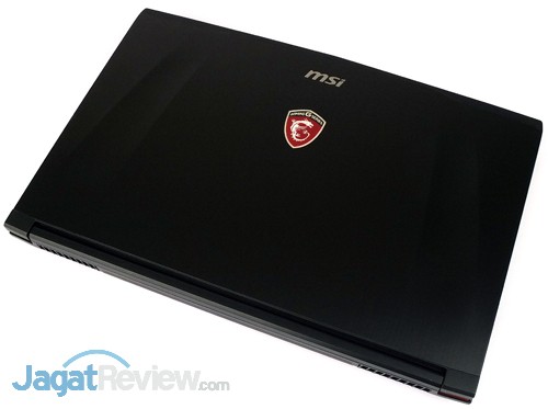 Review Notebook Gaming: MSI GE62 6QF Apache Pro 2 MSI GE62 6QF Apache Pro Top Side