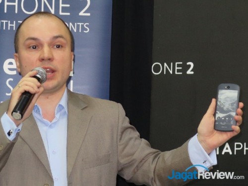 YotaPhone 2, Ponsel dengan Dua Layar Kini Hadir di Indonesia 1 20160216103504