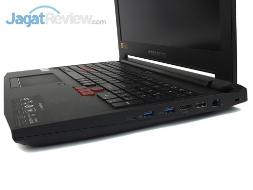 ACER Predator 15 G9-591-70VM Right Side