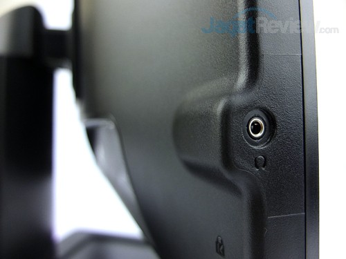 Hands-On Review Monitor: BenQ XL2411Z 6 BenQ XL2411-B Audio Jack