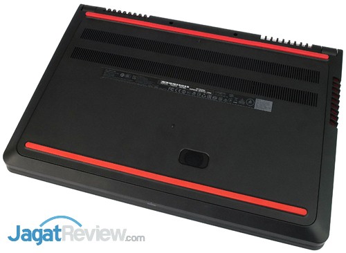 Dell Inspiron 15 7559 Bottom Side