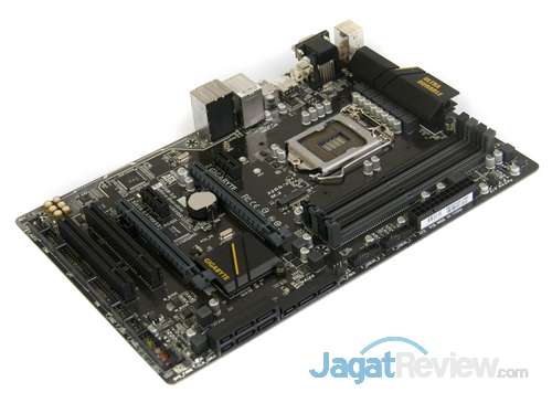 Review Motherboard: Gigabyte Z170-HD3 8 GigabyteZ170 HD3 DDR4 Board View2