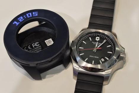 Victorinox Perkenalkan Gadget Pengubah Jam Tangan Biasa Jadi Smartwatch 16 INOX Cybertool