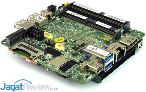 Review Mini PC Desktop: Intel NUC NUC6i3SYK 17 Intel NUC6i3SYK Motherboard 03