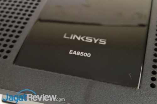 Hands-On Review Router Linksys EA8500 12 Linksys EA8500 - 14
