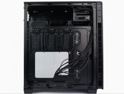 Review Casing Corsair Carbide 600C 8 Routing