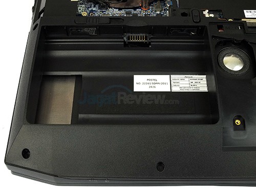 Review Notebook Gaming: Xenom Hercules HC17S G-SYNC 26 Xenom Hercules HC17S Battery Compartment
