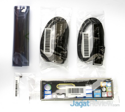 ASRock_Z170-Extreme4_Perlengkapan