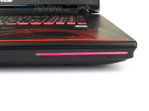 Review Notebook Gaming: MSI GT72S 6QF Dragon Edition G 21 MSI GT72S 6QF Indicator Lamp 02