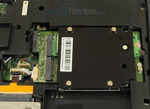 Review Notebook Gaming: MSI GT72S 6QF Dragon Edition G 30 MSI GT72S 6QF M2 Storage