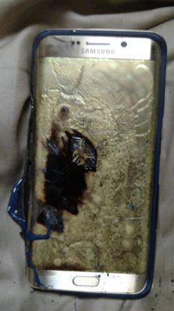 Samsung S6 Edge+ Terbakar Saat di-Charge 2 S6