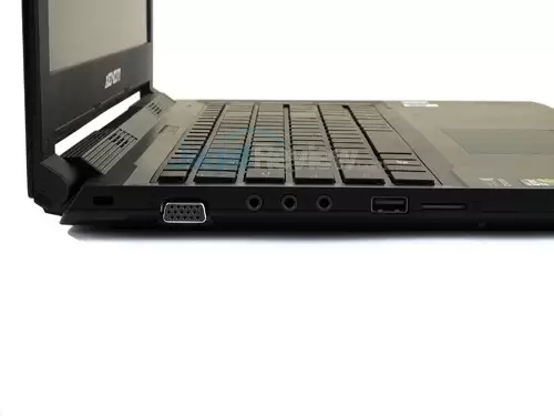 Review Notebook Gaming: Xenom Pegasus PS15S 5 Xenom Pegasus PS15S Left Side