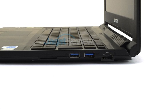 Review Notebook Gaming: Xenom Pegasus PS15S 6 Xenom Pegasus PS15S Right Side