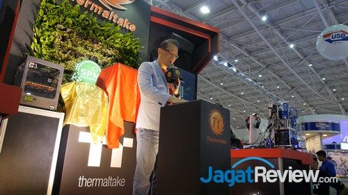 Computex 2016: Thermaltake Fokus Pada Komunitas dan RGB 1 Kenny Lin, CEO dan President Thermaltake Technology membuka booth Thermaltake
