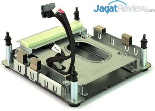 Review Mini PC Desktop: Intel NUC NUC6i5SYH 16 Intel NUC6i5SYH Storage Bay 02