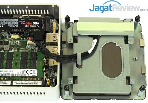 Review Mini PC Desktop: Intel NUC NUC6i5SYH 17 Intel NUC6i5SYH Storage Bay 03