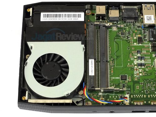 Review Mini PC Desktop: Intel NUC NUC6i7KYK  Intel NUC6i7KYK Cooler & Memory Slots