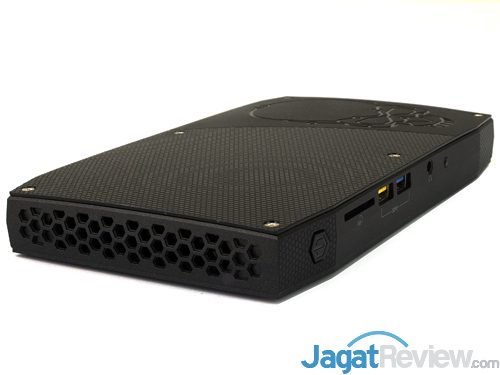 Review Mini PC Desktop: Intel NUC NUC6i7KYK  Intel NUC6i7KYK Front Left Side