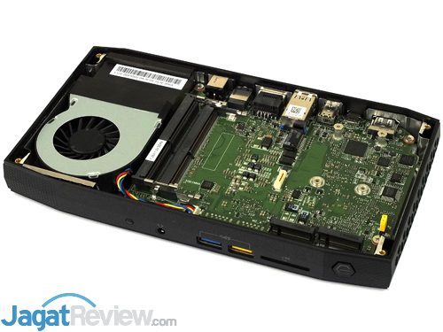 Review Mini PC Desktop: Intel NUC NUC6i7KYK  Intel NUC6i7KYK Internal Components 01