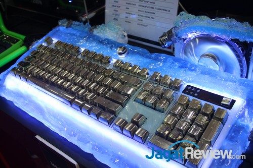 Computex 2016: Thermaltake Hadirkan Jajaran Produk Gaming RGB 10 Metalcap memberikan tema metalik pada keyboard