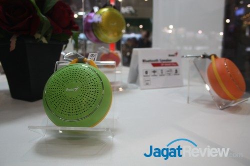 Speaker Bluetooth SP-906BT Plus memiliki bass besar dan waktu baterai hingga 10 jam
