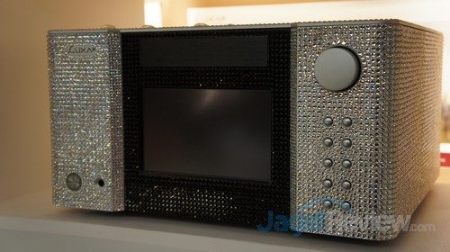 Mengunjungi Thermaltake Headquarter di Taipei! 9 ...Sampai LUXA2 LM300 edisi spesial dapat ditemui di ruang showcase ini!