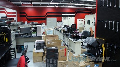 Mengunjungi Thermaltake Headquarter di Taipei! 15 Semua produk Thermaltake akan melalui ruangan ini untuk dites dengan seksama